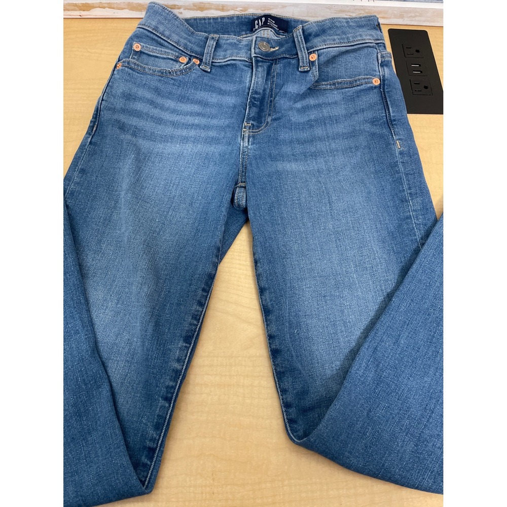Gap Denim Classic Straight Leg Jeans Medium Wash Blue Size 4 27 Regular